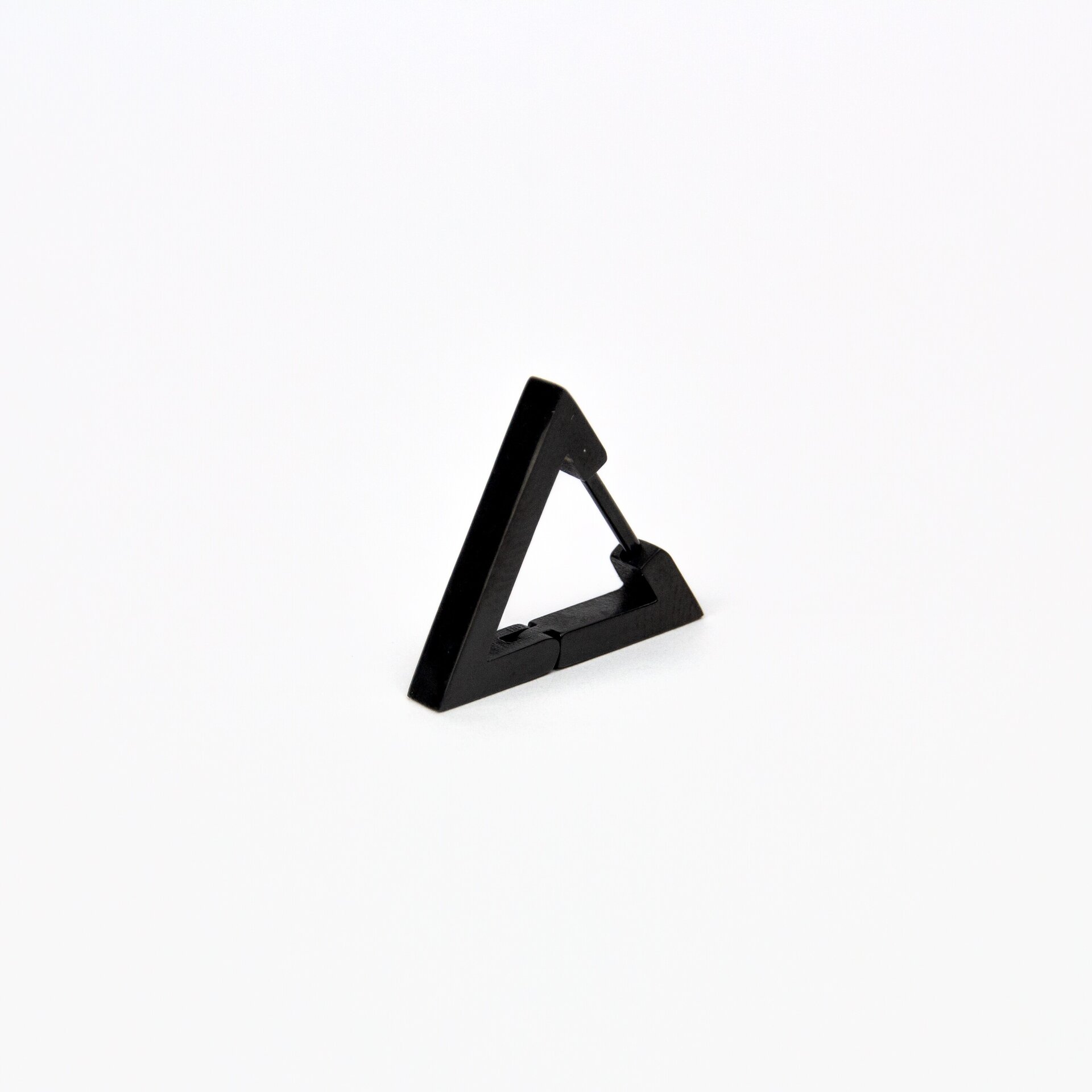 Piercing triangular - 8
